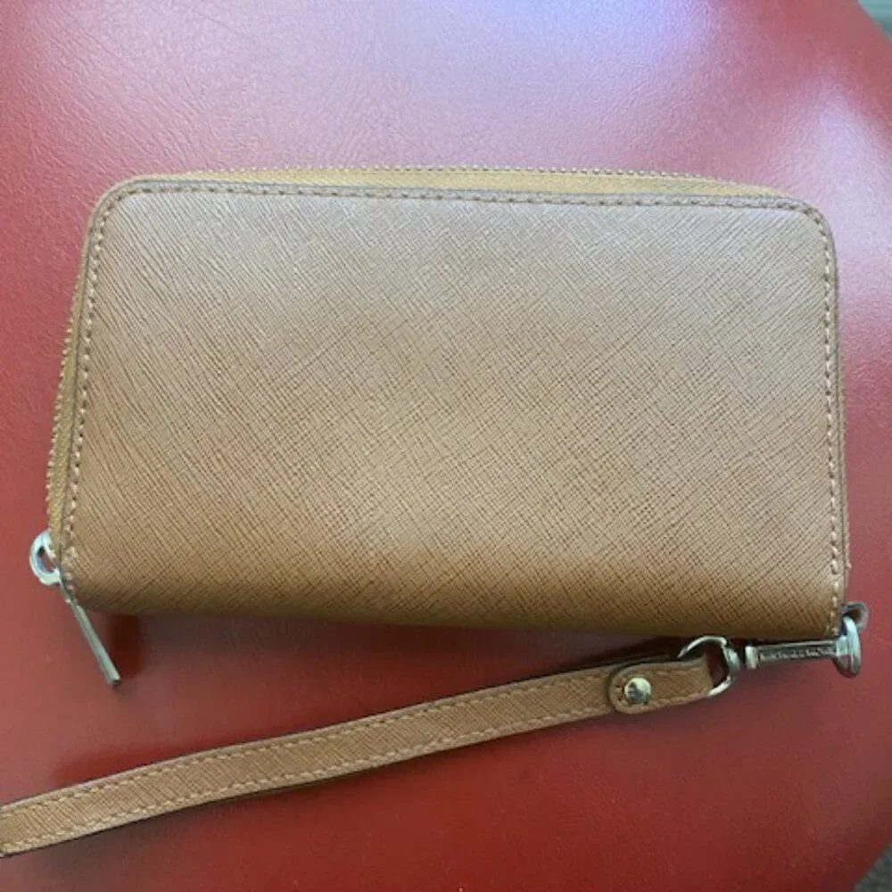 Michael Kors Brown Leather Jet Set zip around Wristlet Wallet